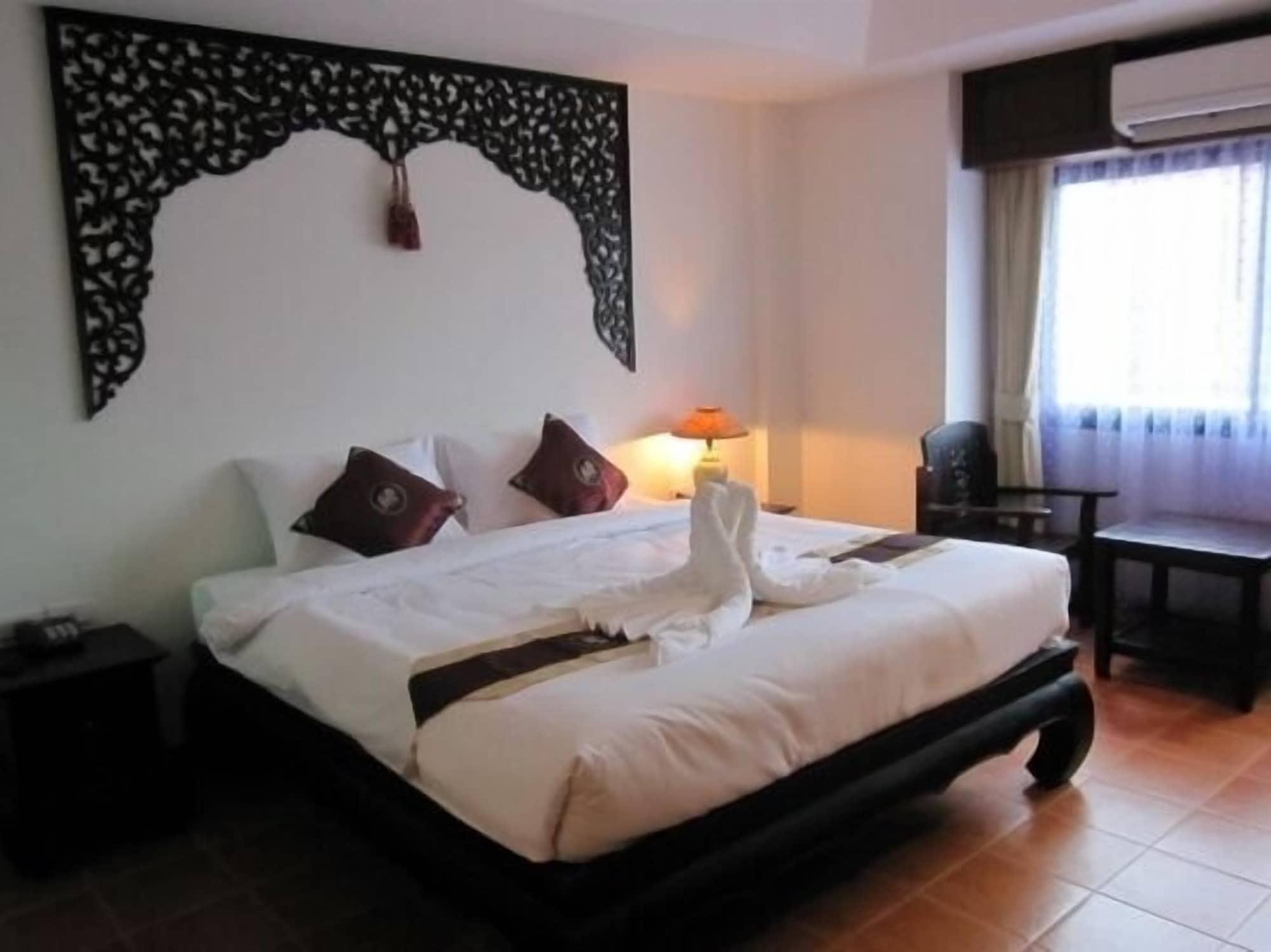 Wangburapa Grand Hotel Chiang Mai Esterno foto