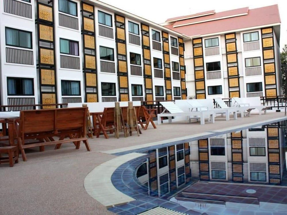 Wangburapa Grand Hotel Chiang Mai Esterno foto