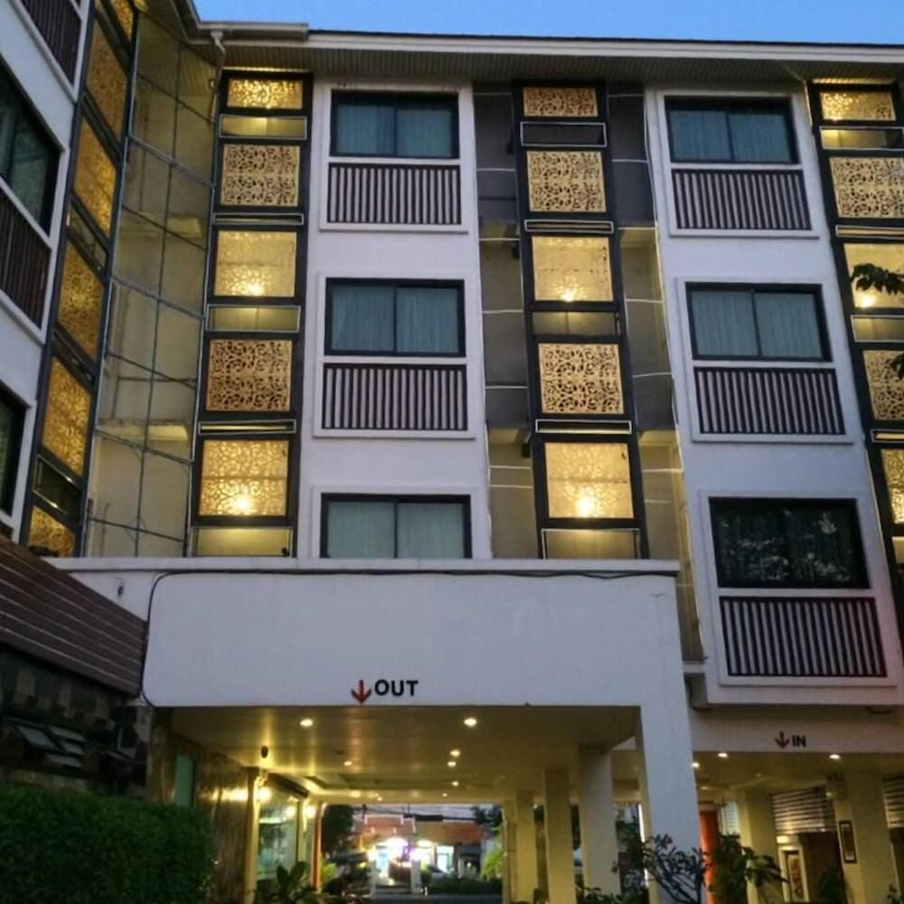 Wangburapa Grand Hotel Chiang Mai Esterno foto