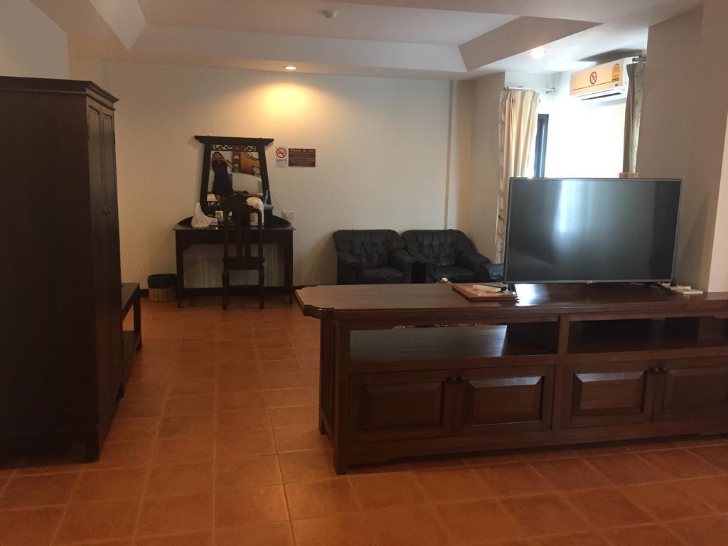 Wangburapa Grand Hotel Chiang Mai Esterno foto