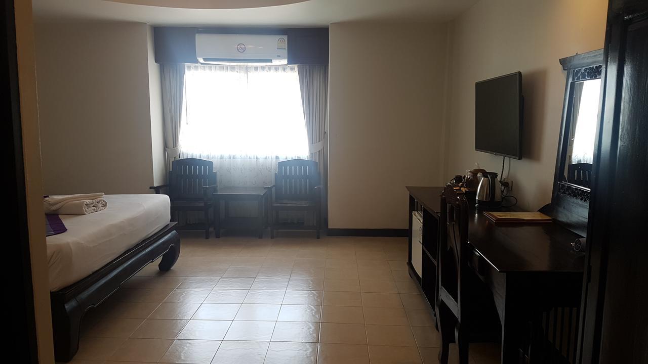Wangburapa Grand Hotel Chiang Mai Esterno foto