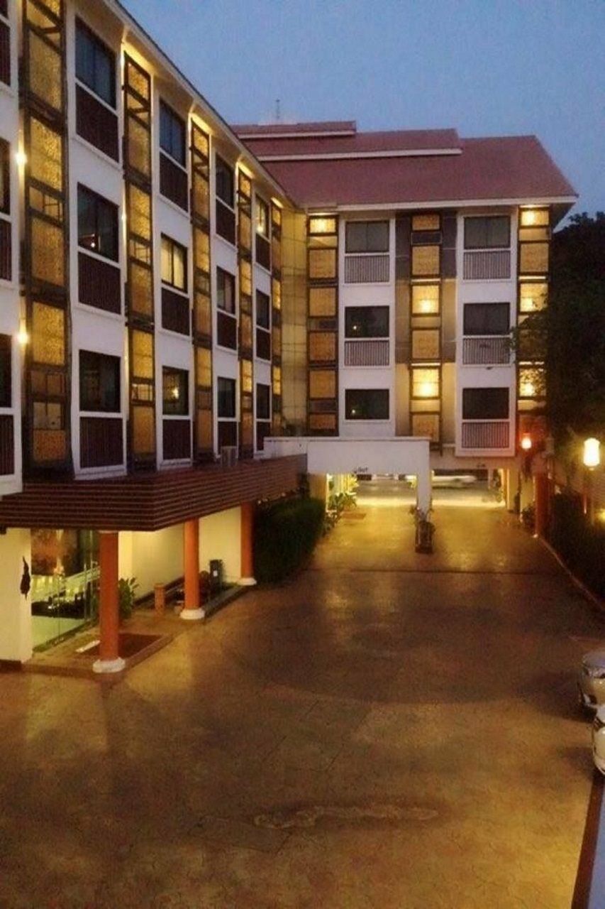 Wangburapa Grand Hotel Chiang Mai Esterno foto